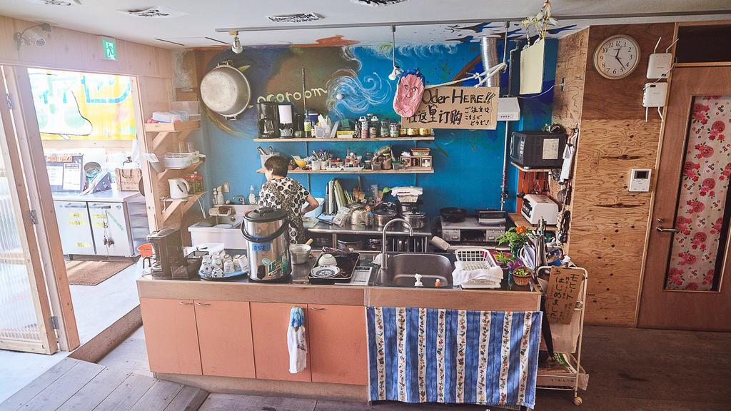 Kamagasaki University Of The Arts Cafe Garden Guest House Aka Cocoroom Osaka Buitenkant foto
