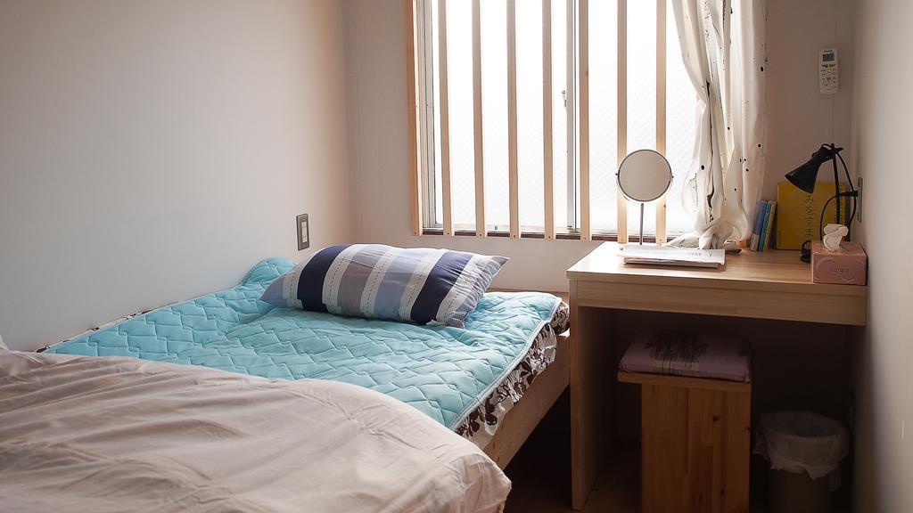 Kamagasaki University Of The Arts Cafe Garden Guest House Aka Cocoroom Osaka Buitenkant foto