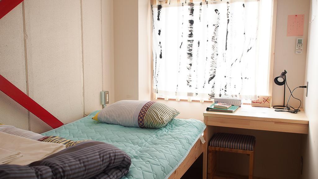 Kamagasaki University Of The Arts Cafe Garden Guest House Aka Cocoroom Osaka Buitenkant foto
