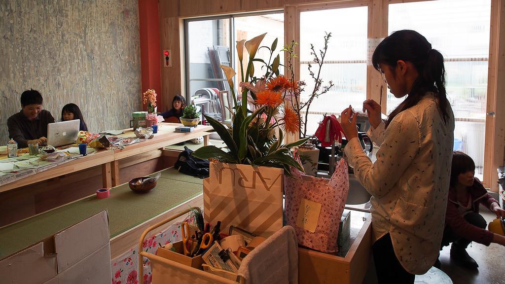 Kamagasaki University Of The Arts Cafe Garden Guest House Aka Cocoroom Osaka Buitenkant foto